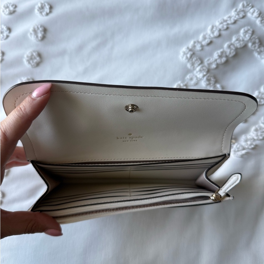 Kate Spade Ivory Wallet - Picture 6 of 7